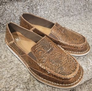 Ariat women's cruiser